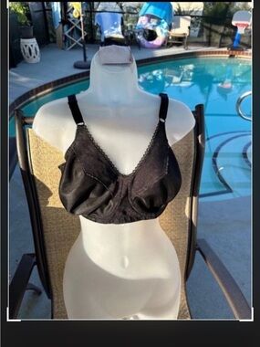 Everyday Support Soft-Cup Wireless Bra in Black 36DD
